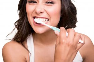 How to Clean Your Teeth Properly – More Than The Toothbrush